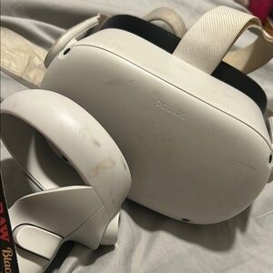 Oculus VR Headset and Controller in White